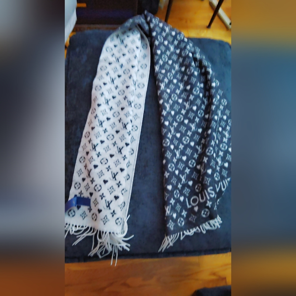 ✨ Brand Designer Inspired  luxury Statement Scarf ✨ - Picture 6 of 8